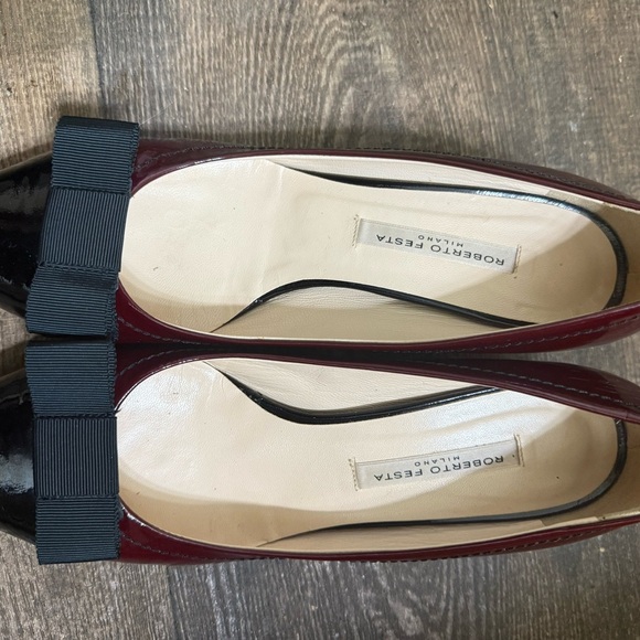 Roberto Festa size 39 (8.5) near new condition Burgundy and Black bow front heel - Picture 2 of 11